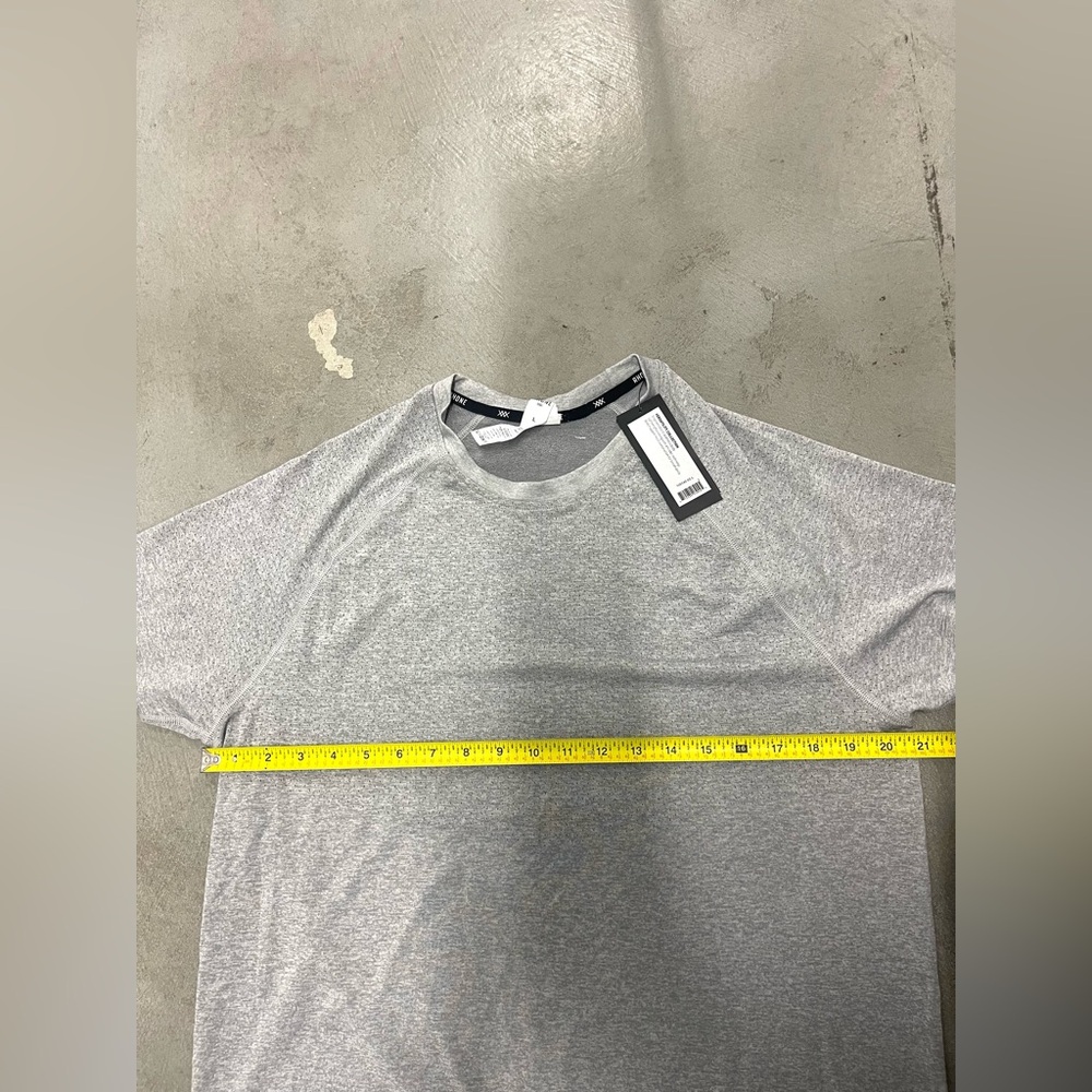 NWT Men’s RHONE Versatility Seamless Performance T-Shirt Gray Vapor Training Gym - Picture 7 of 8